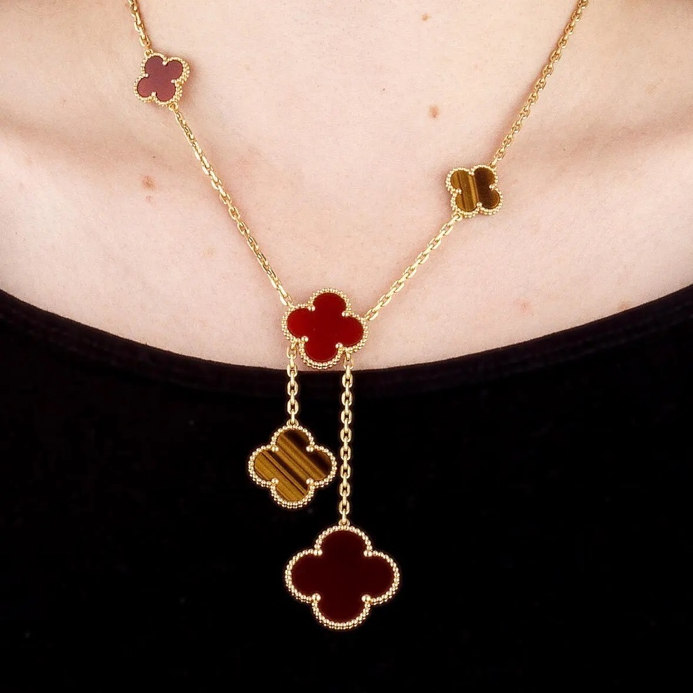 Luxury Clover Necklace – Red & Tiger Eye Design